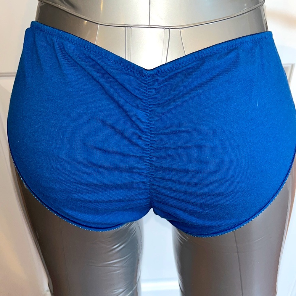 Victoria’s Secret low rise, hip hugger panties size medium gently used